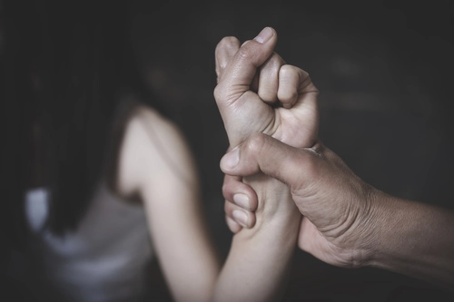 COMPRENDRE LE PARCOURS DES VICTIMES DE VIOLENCES POUR MIEUX LES ACCOMPAGNER